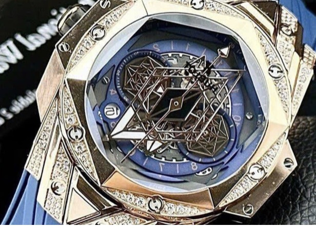 260usd hublot watch