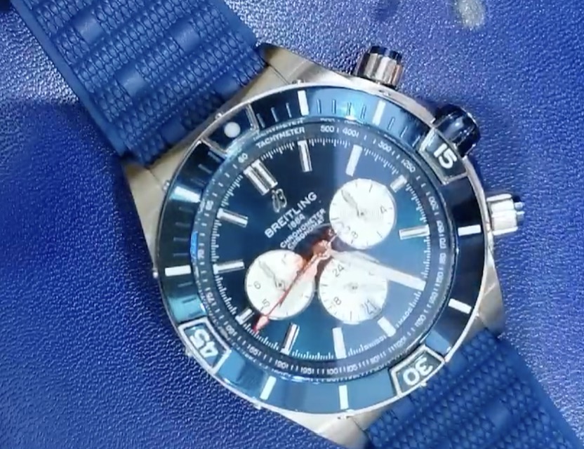 335usd for Breitling watch with extra 3 steel straps 335usd for Breitling watch with extra 3 steel straps